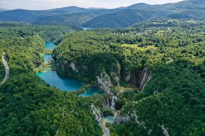 Plitvice Lakes National Park Bus Tour from Zadar with Skip-the-Line