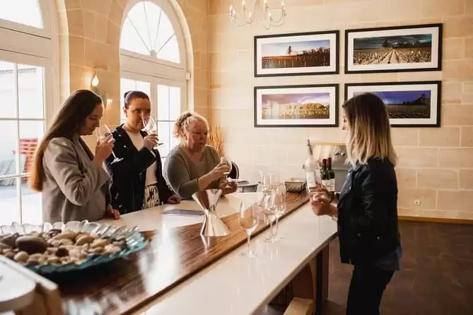 St-Emilion & Mdoc Combine Day Tour including Wine Tastings and Lunch 2023 - Bordeaux