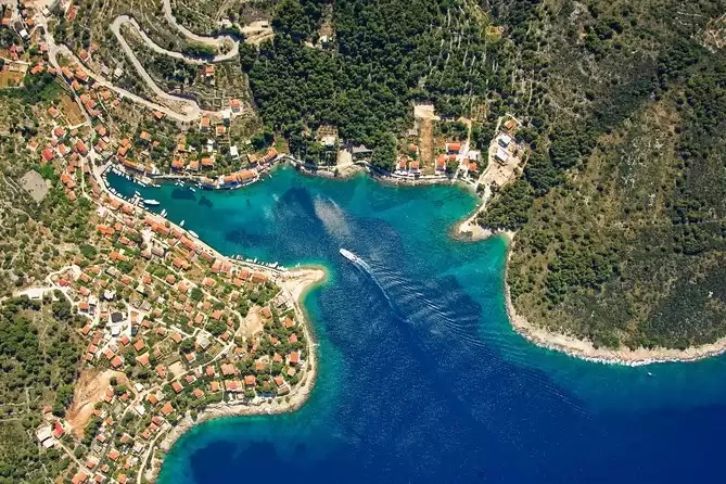 Blue Lagoon & 3 Islands Half-day Trip from Split
