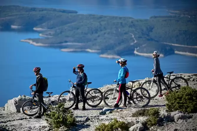 Brac Island Vidova Gora Group Bike Tour