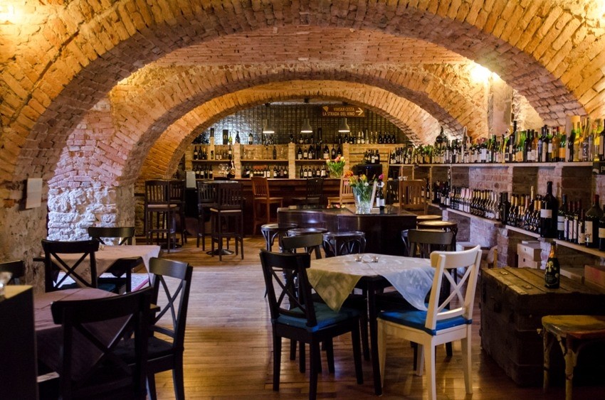 Image of interior design of wine bar Bornstein 