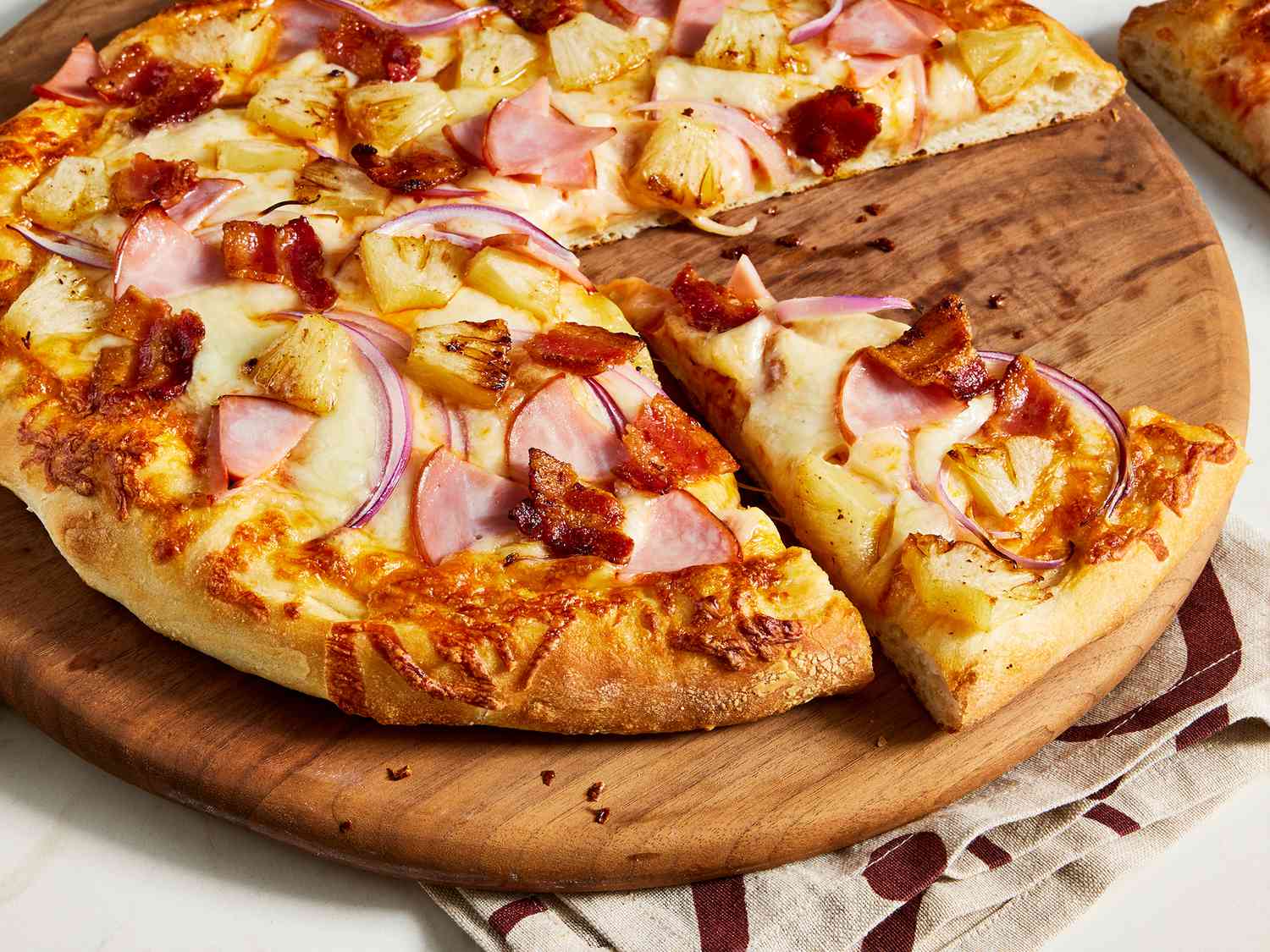Image of Hawaiian pizza
