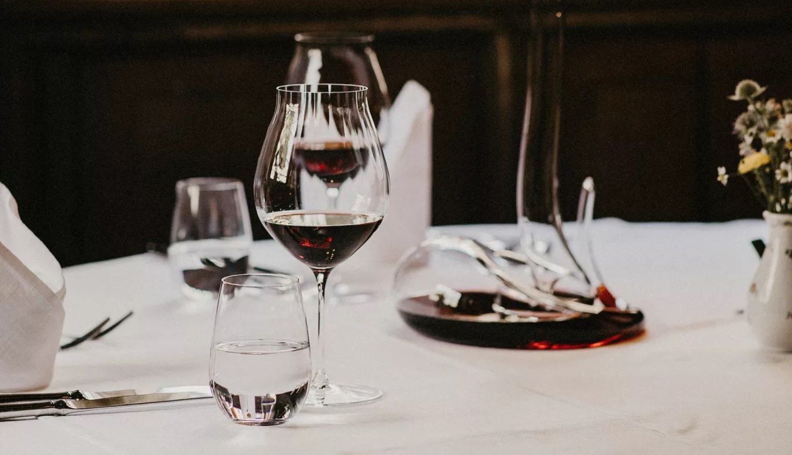 Image of Riedel performance glass on a restaurant table