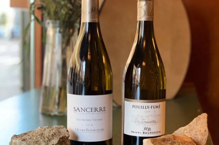 Image of wine bottles of Sancerre and Pouilly-Fumé Sauvignon Blanc