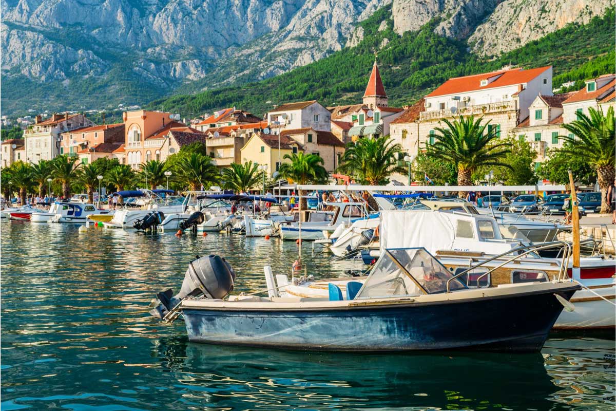 Croatian-Summer-Drinks-sea-port
